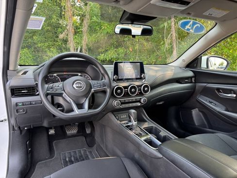 Used 2024 Nissan Sentra SV FWD image 9