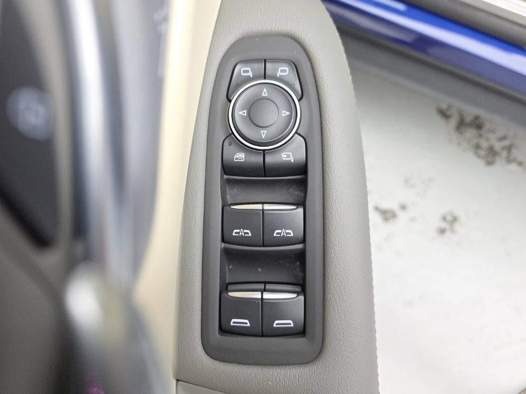 Used 2025 Cadillac XT5 Premium Luxury w/ LPO, Floor Liner Package AWD/4WD image 20