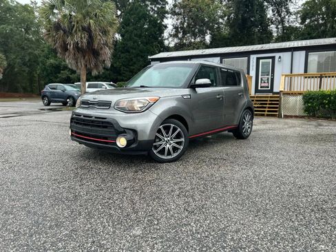 Used 2018 Kia Soul ! image 3