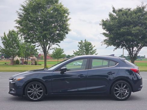 Used 2018 MAZDA MAZDA3 Touring FWD image 5