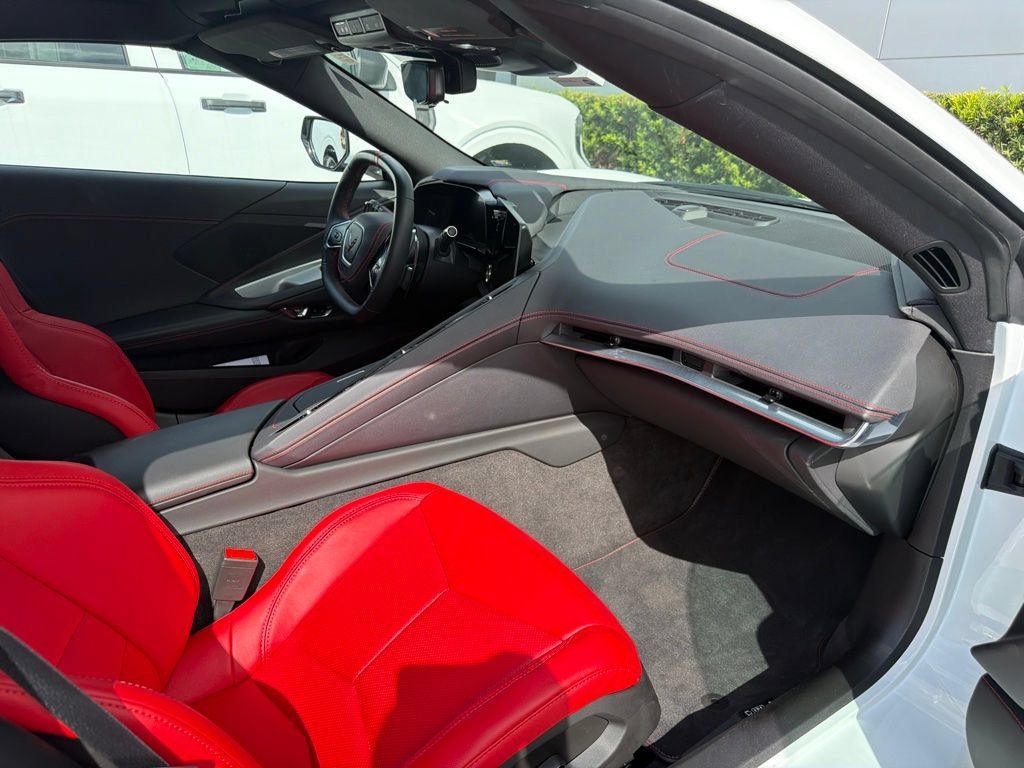 Used 2025 Chevrolet Corvette Stingray Coupe w/ 1LT RWD image 10