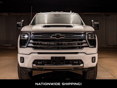 Used 2024 Chevrolet Silverado 3500 High Country w/ Technology Package image 4