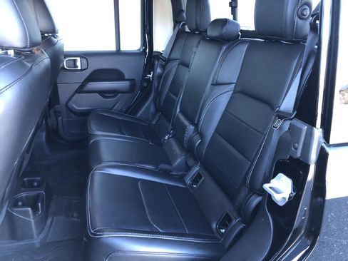 Certified 2022 Jeep Gladiator Overland w/ Popular Equipment Package image 21