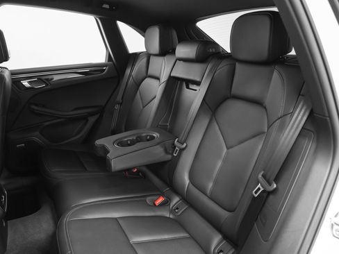 Certified 2025 Porsche Macan S image 46