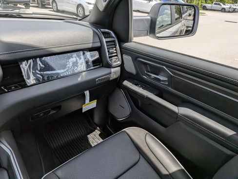 New 2026 RAM 1500 Laramie AWD/4WD image 16