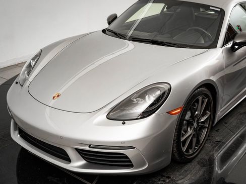 Certified 2023 Porsche 718 Cayman T image 13
