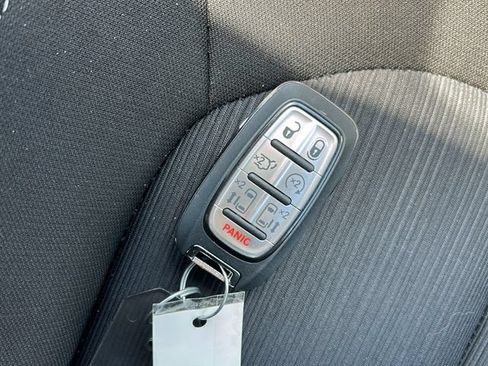 Used 2023 Chrysler Voyager LX FWD image 25