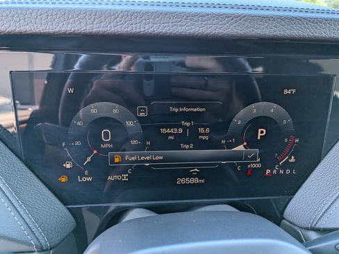 Used 2025 GMC Yukon Denali AWD/4WD image 24