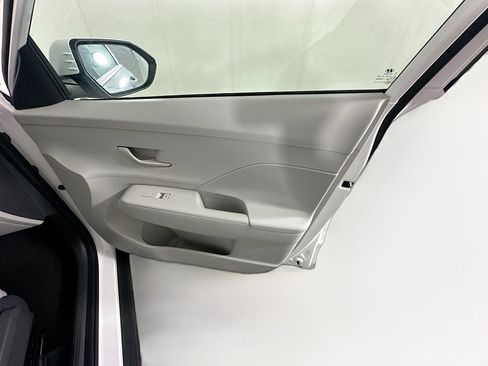 Used 2025 Hyundai Kona SEL FWD image 30