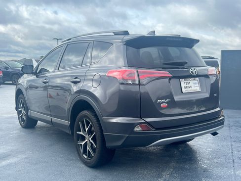 Used 2018 Toyota RAV4 SE w/ Power Extra Value Package FWD image 4