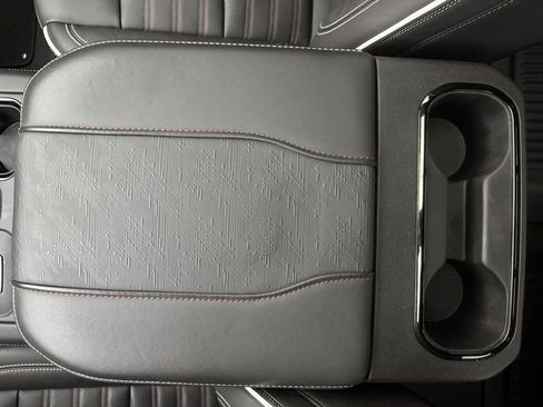 Used 2025 GMC Sierra 1500 AT4X image 34