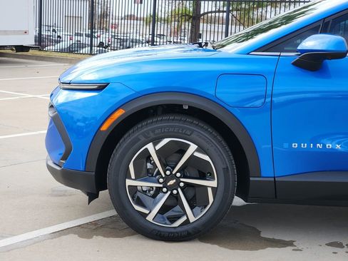 New 2026 Chevrolet Equinox EV LT image 5