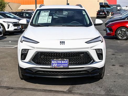 Used 2024 Buick Encore GX Sport Touring image 2