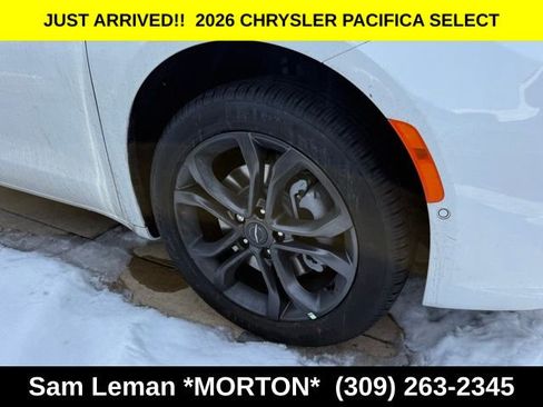 New 2026 Chrysler Pacifica Select image 4
