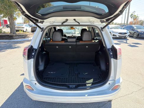 Used 2017 Toyota RAV4 Platinum image 24