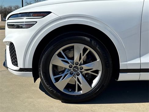 Used 2025 Genesis GV70 3.5T Sport image 5