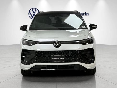 New 2026 Volkswagen Tiguan SE R-Line FWD image 8