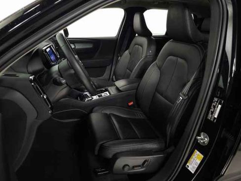 Certified 2023 Volvo XC40 B5 Plus w/ Protection Package Premier image 19