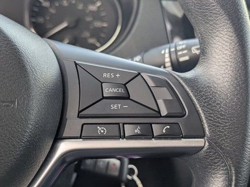 Used 2022 Nissan Rogue Sport S image 16