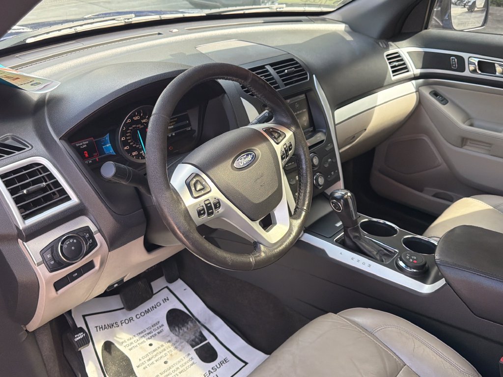 Used 2014 Ford Explorer XLT w/ Equipment Group 202A AWD/4WD image 5