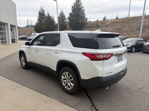 Used 2020 Chevrolet Traverse LS image 2