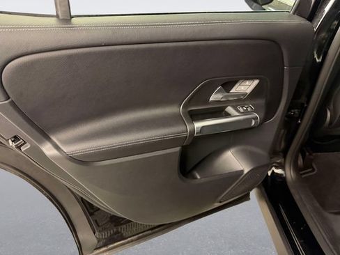 Certified 2022 Mercedes-Benz GLB 250 4MATIC image 11