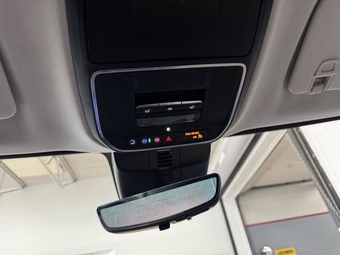 Used 2025 Buick Enclave Avenir w/ Super Cruise Package image 22