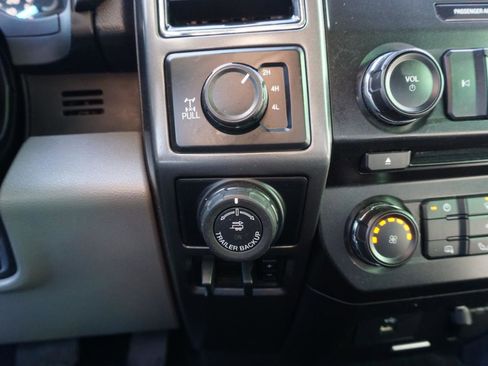 Used 2018 Ford F150 XLT w/ Trailer Tow Package image 17