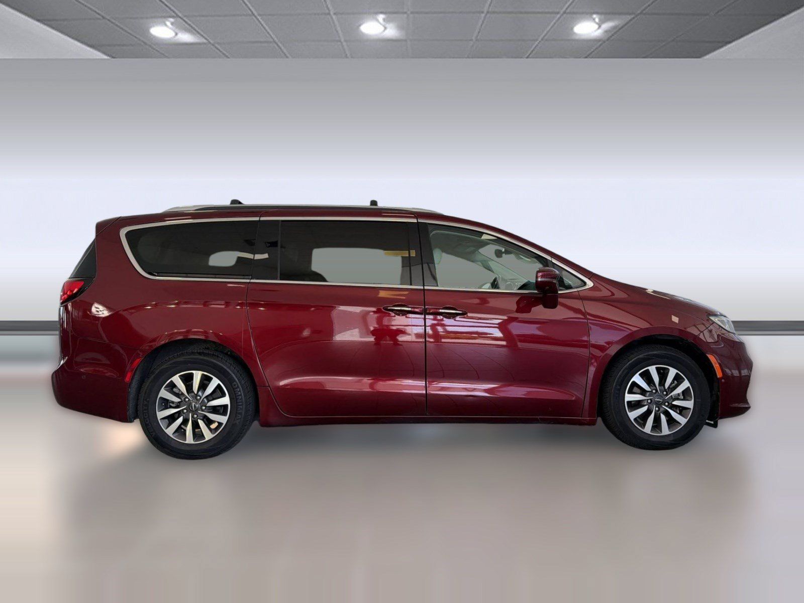 Used 2021 Chrysler Pacifica Touring-L w/ Uconnect Theater Family Group FWD image 8