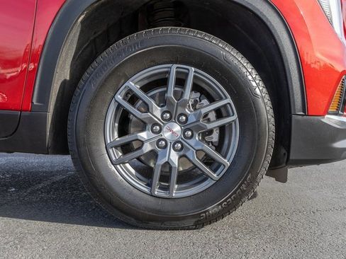 Used 2025 GMC Acadia Elevation image 13