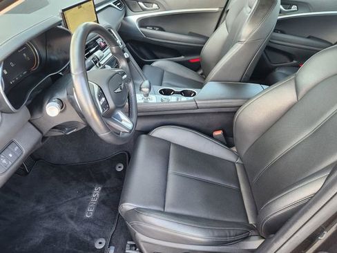 Used 2025 Genesis G70 2.5T image 9