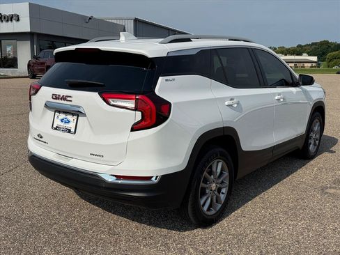 Used 2024 GMC Terrain SLT AWD/4WD image 4