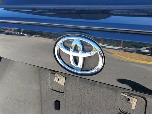 Used 2020 Toyota RAV4 XLE image 8