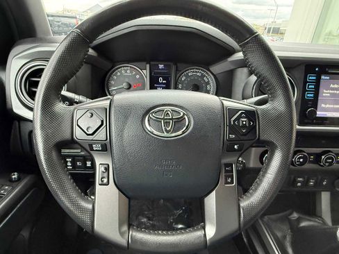 Used 2018 Toyota Tacoma TRD Off-Road image 17
