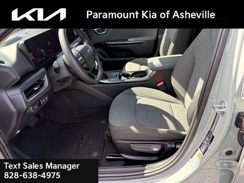 New 2025 Kia K4 LXS image 15
