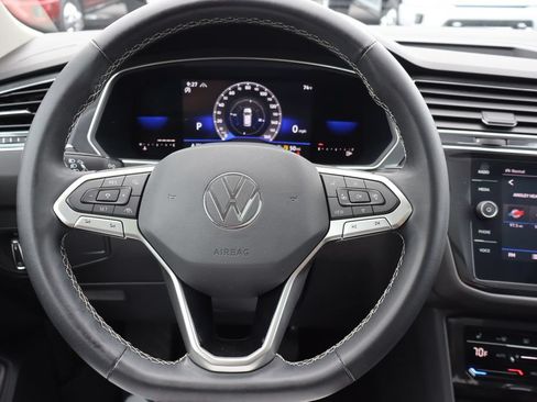 Used 2022 Volkswagen Tiguan SE AWD/4WD image 6