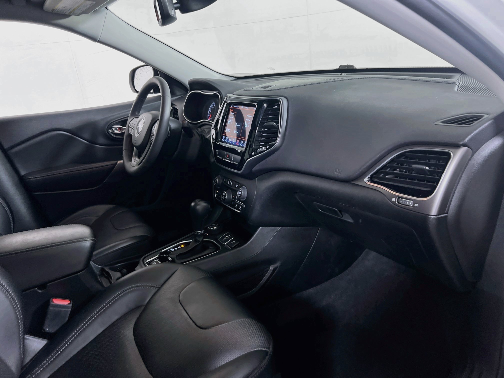 Used 2022 Jeep Cherokee Limited AWD/4WD image 28