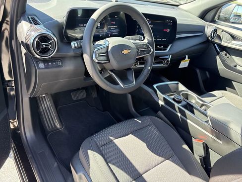 New 2026 Chevrolet Equinox LT image 12