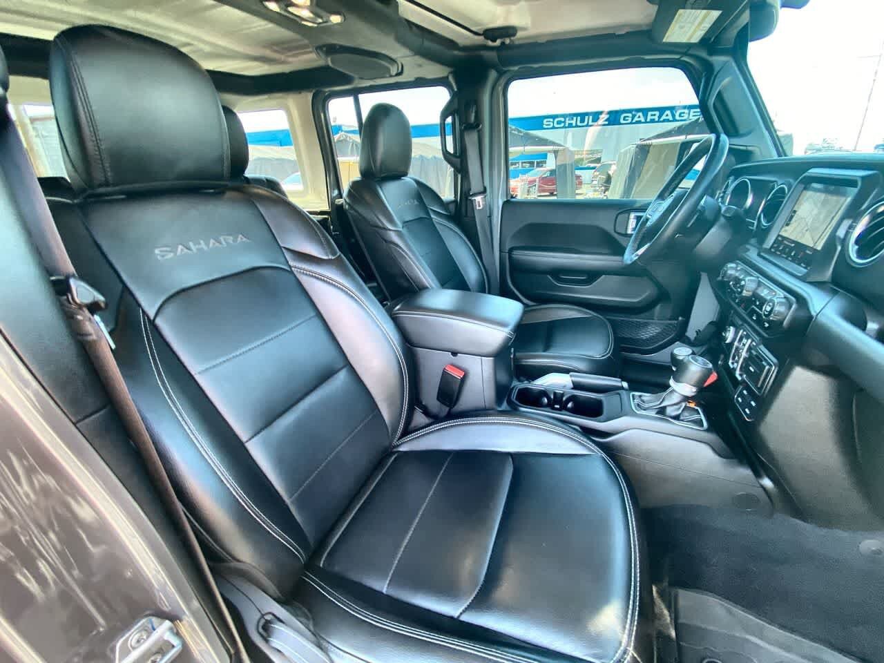 Used 2023 Jeep Wrangler Unlimited Sahara w/ Cold Weather Group AWD/4WD image 24