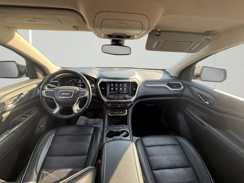 Used 2022 GMC Acadia Denali image 2