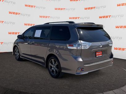 Used 2017 Toyota Sienna SE w/ SE Preferred Package