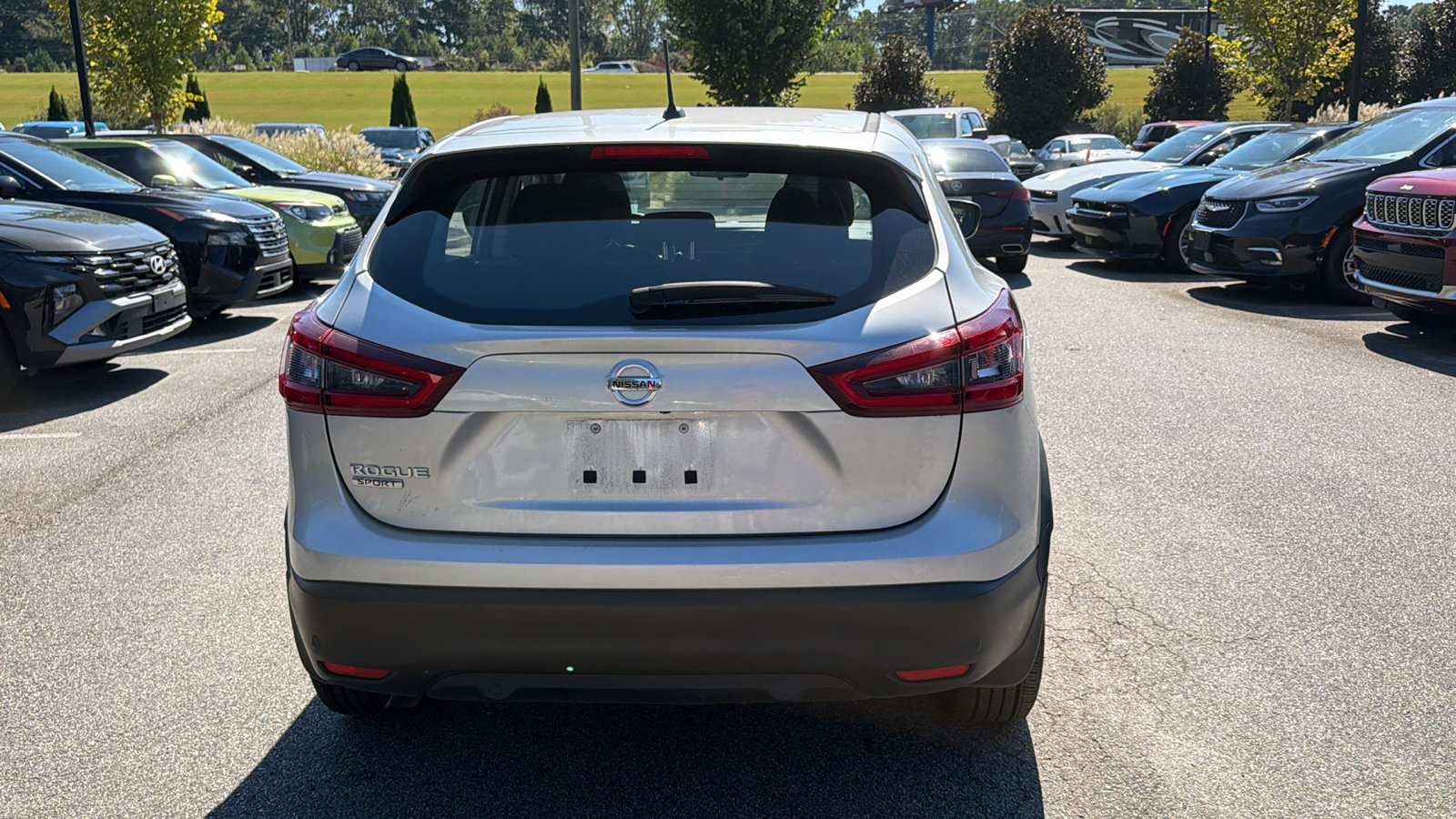Used 2022 Nissan Rogue Sport S FWD image 9