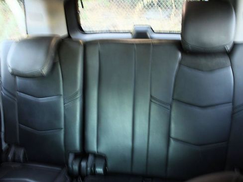 Used 2017 Cadillac Escalade ESV Premium Luxury RWD image 17