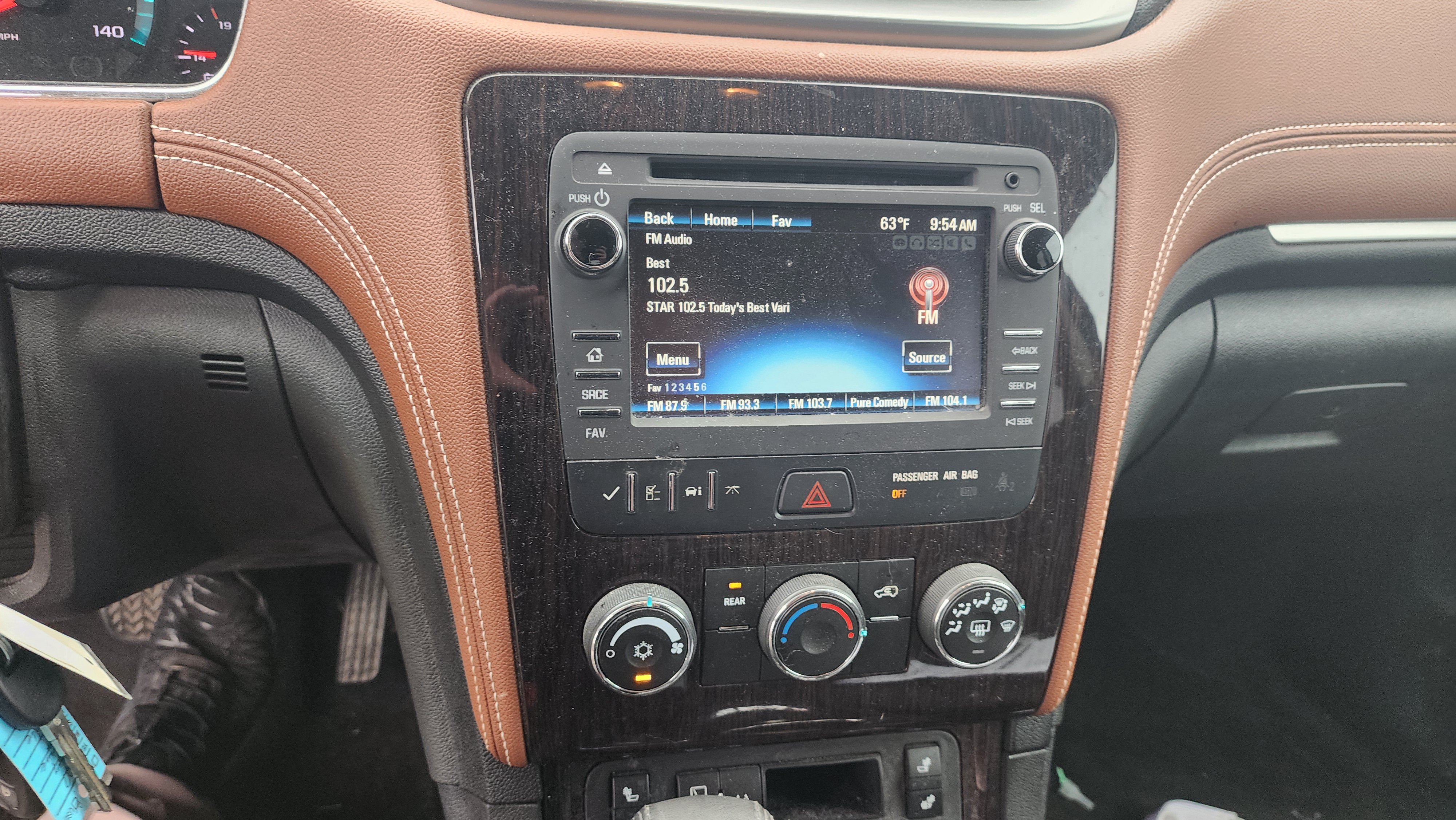 Used 2017 Chevrolet Traverse LT FWD image 8