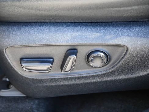 Used 2023 Toyota Highlander XLE image 20