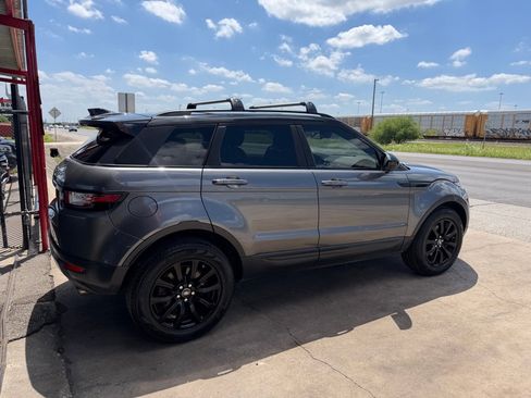 Used 2019 Land Rover Range Rover Evoque SE Premium AWD/4WD image 29