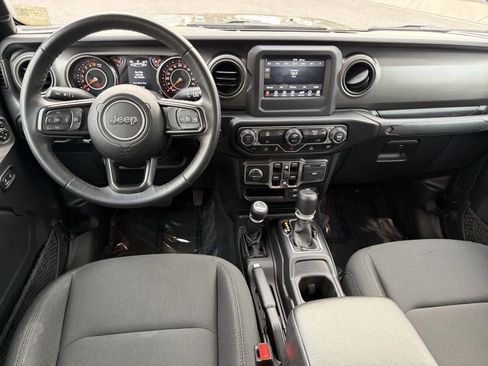 Used 2022 Jeep Gladiator Sport image 10