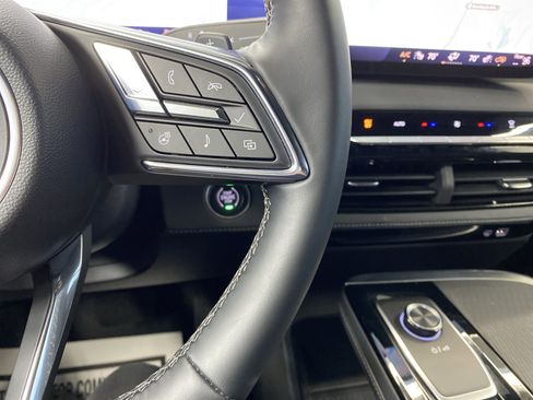 Used 2025 Buick Enclave Sport Touring image 24