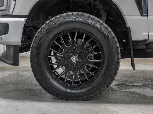 Used 2023 Ford F350 Lariat w/ Lariat Ultimate Package AWD/4WD image 63