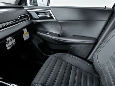 New 2025 Mitsubishi Outlander AWD image 26